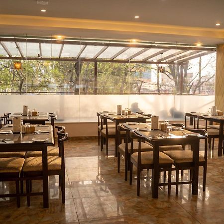 Hotel Black Diamond - Transit Point Inside Hotel Kathmandu Bagian luar foto