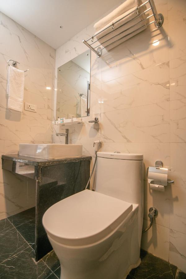 Hotel Black Diamond - Transit Point Inside Hotel Kathmandu Bagian luar foto