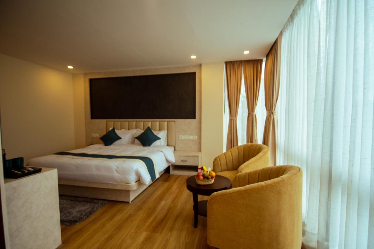 Hotel Black Diamond - Transit Point Inside Hotel Kathmandu Bagian luar foto
