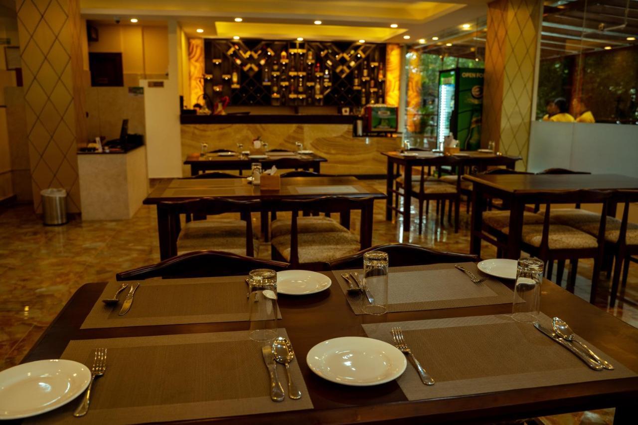 Hotel Black Diamond - Transit Point Inside Hotel Kathmandu Bagian luar foto
