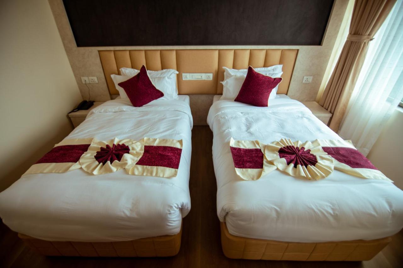 Hotel Black Diamond - Transit Point Inside Hotel Kathmandu Bagian luar foto