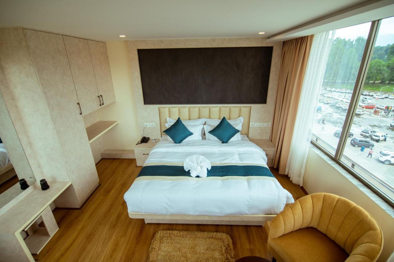 Hotel Black Diamond - Transit Point Inside Hotel Kathmandu Bagian luar foto