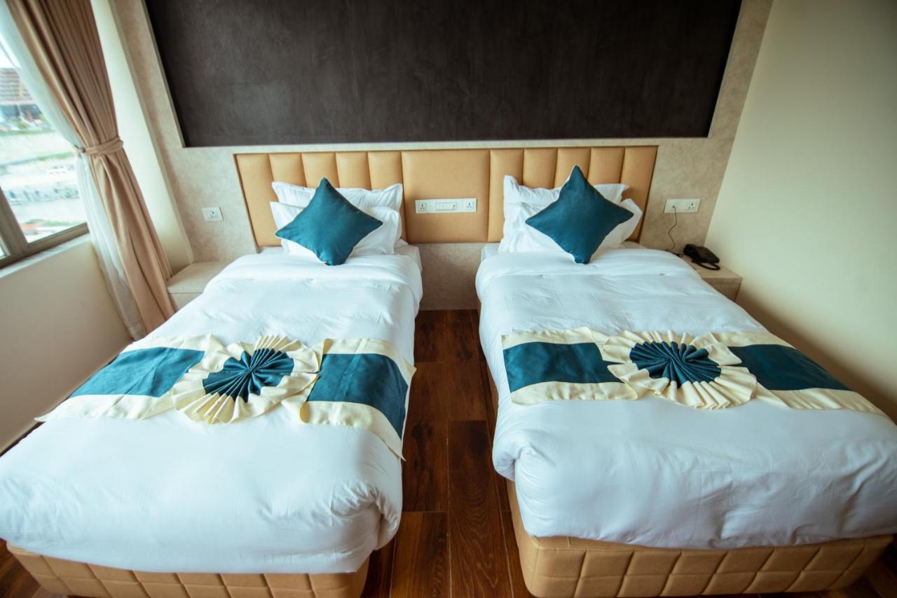 Hotel Black Diamond - Transit Point Inside Hotel Kathmandu Bagian luar foto