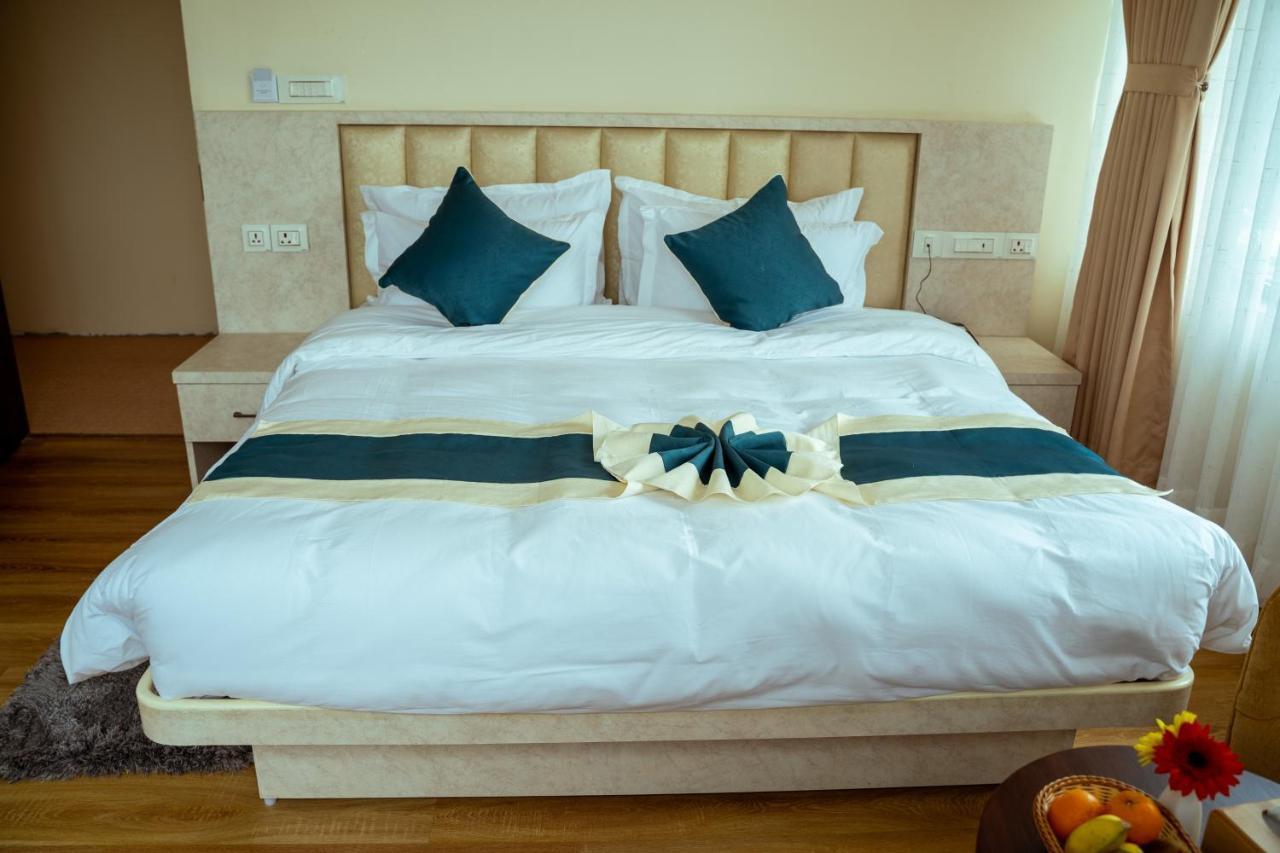 Hotel Black Diamond - Transit Point Inside Hotel Kathmandu Bagian luar foto