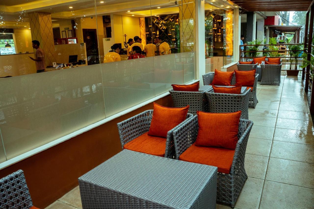 Hotel Black Diamond - Transit Point Inside Hotel Kathmandu Bagian luar foto