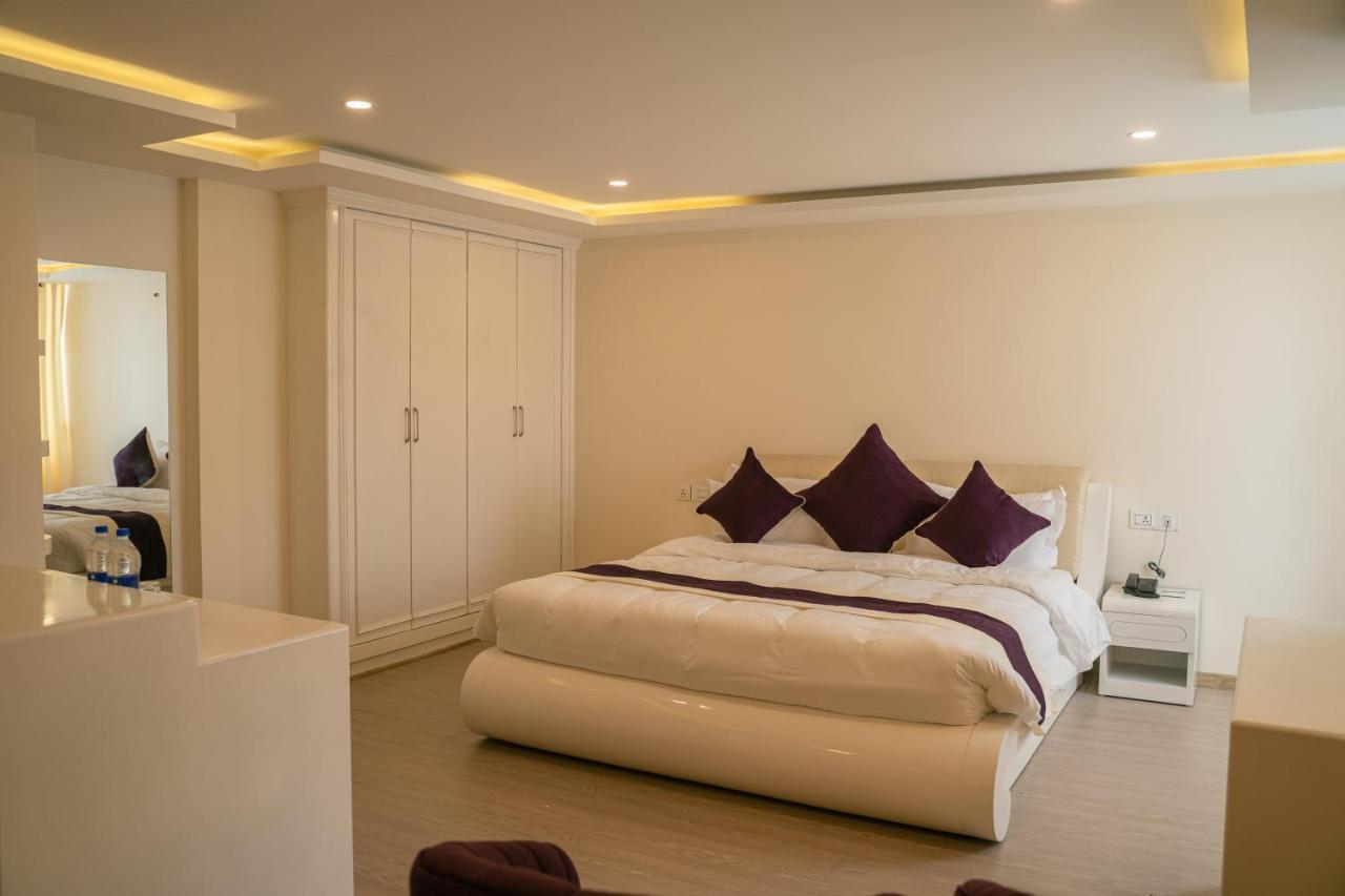 Hotel Black Diamond - Transit Point Inside Hotel Kathmandu Bagian luar foto
