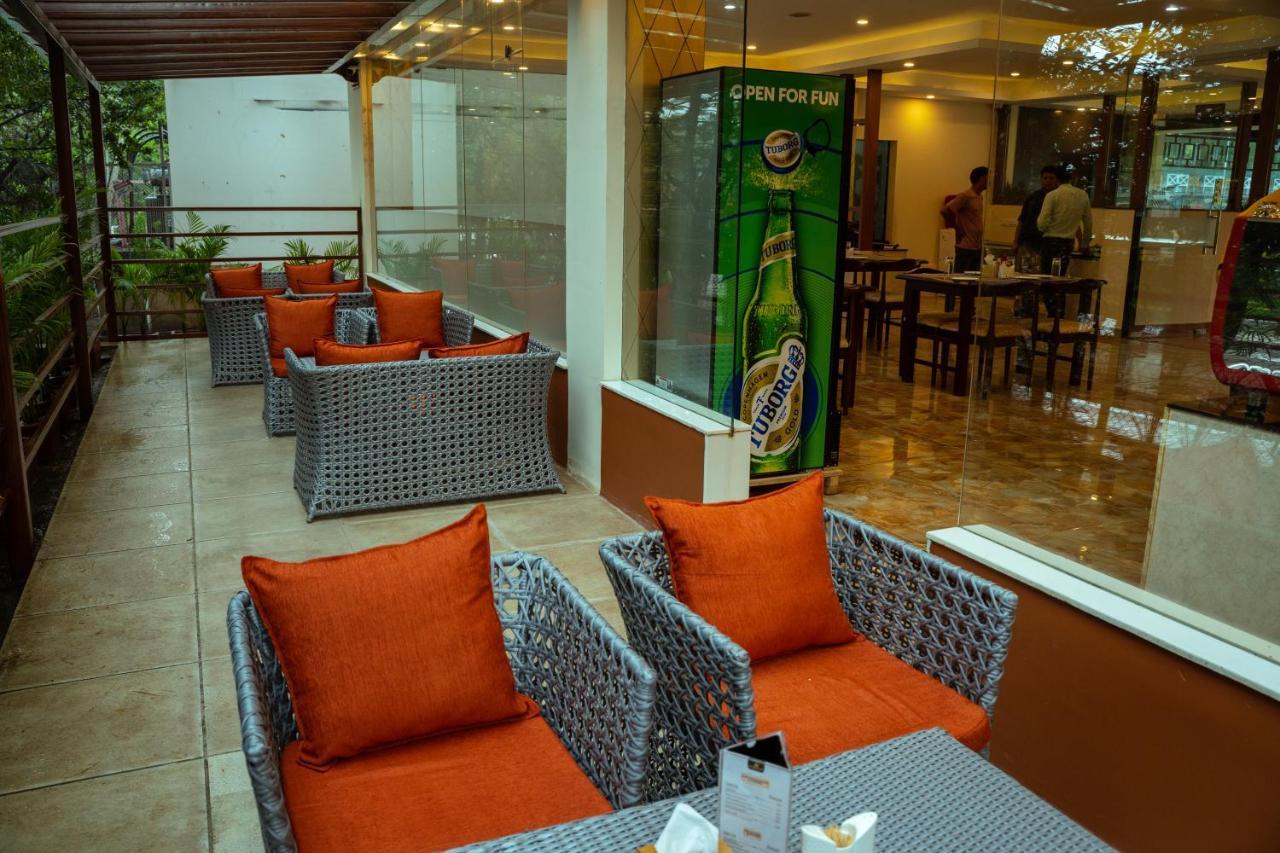 Hotel Black Diamond - Transit Point Inside Hotel Kathmandu Bagian luar foto