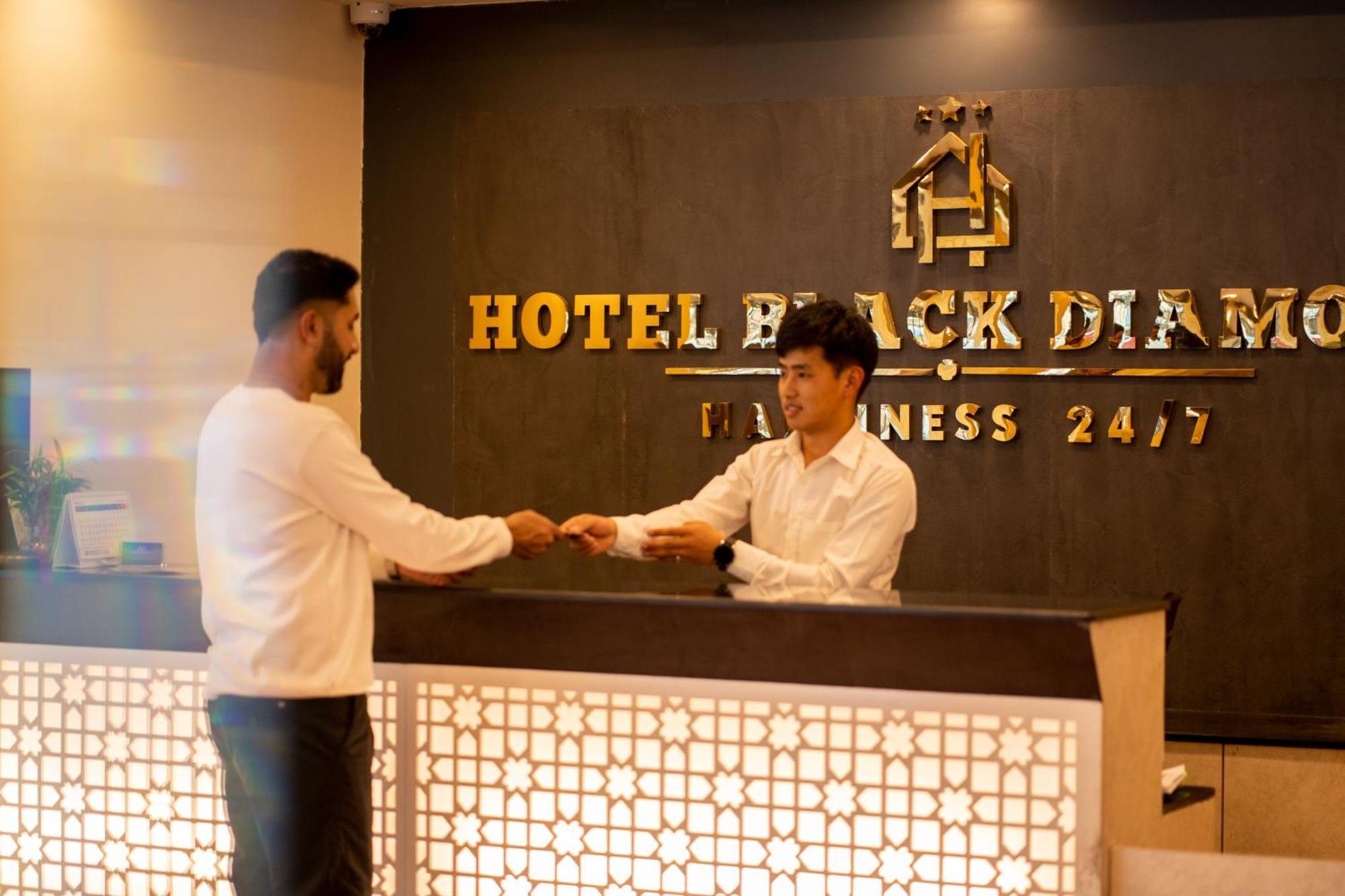 Hotel Black Diamond - Transit Point Inside Hotel Kathmandu Bagian luar foto