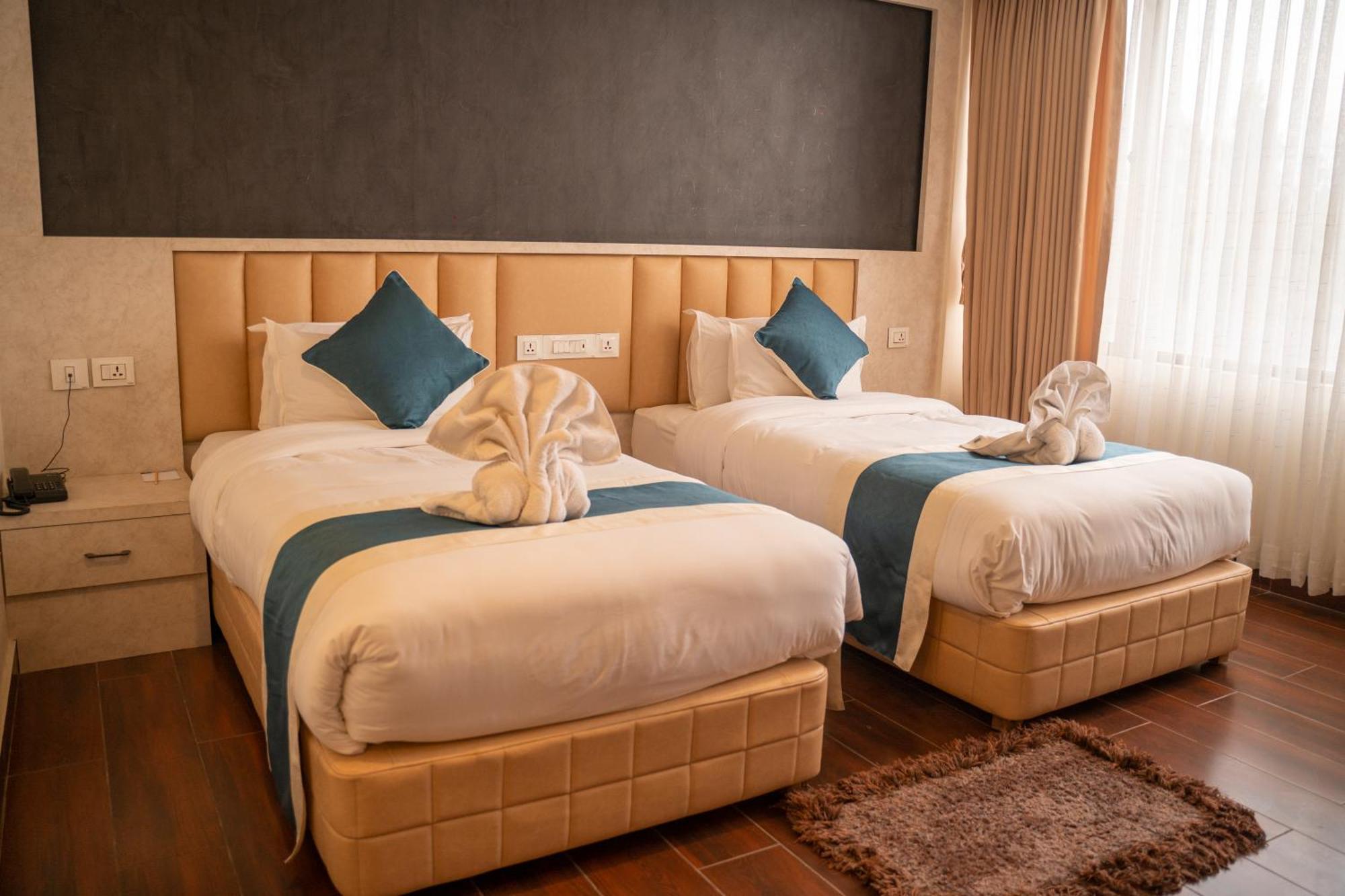 Hotel Black Diamond - Transit Point Inside Hotel Kathmandu Bagian luar foto